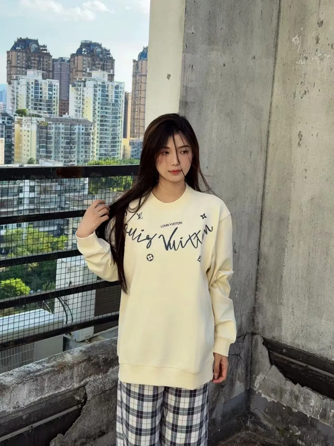 Louis Vuitton/Louis Vuitton 25Fw cursive signature letter print crew neck sweatshirt